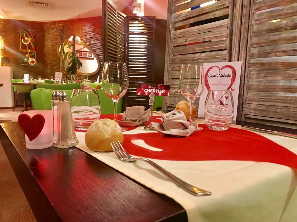 Kyriad Hotel Nevers Centre Restaurant bilde