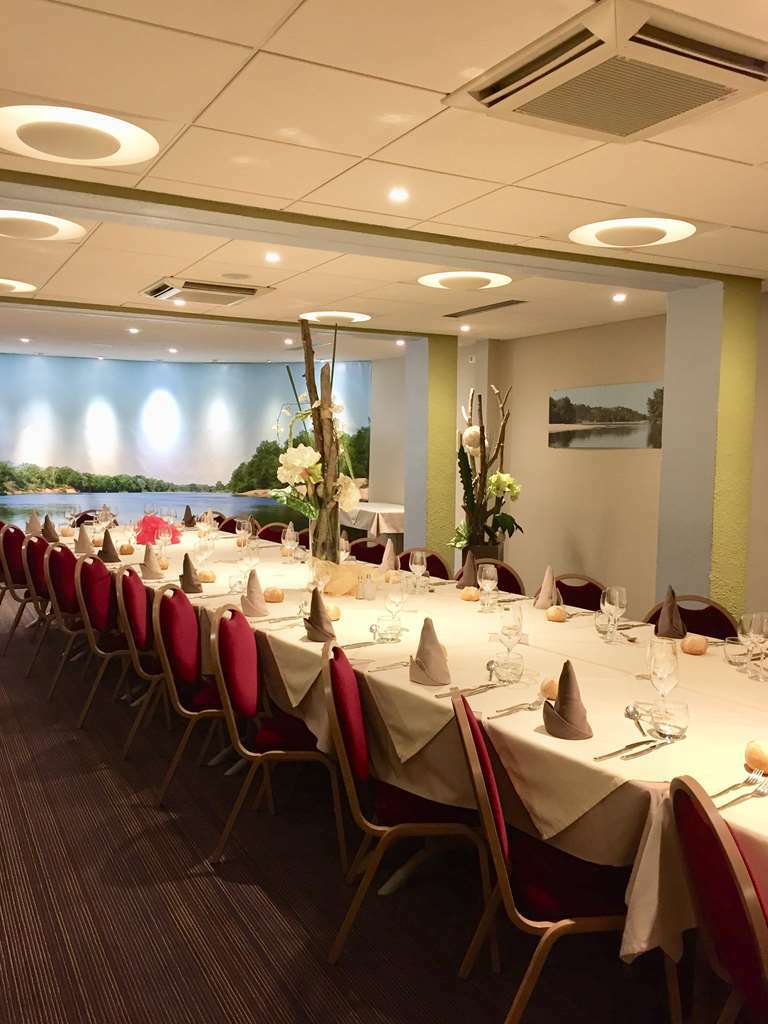 Kyriad Hotel Nevers Centre Restaurant bilde