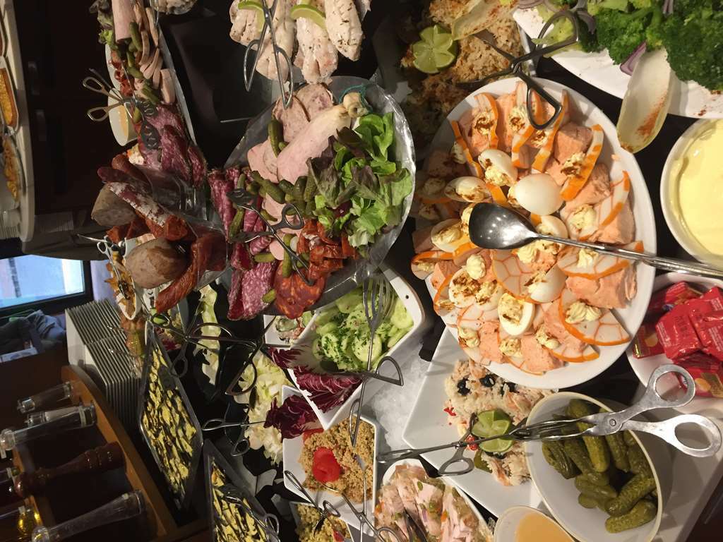 Kyriad Hotel Nevers Centre Restaurant bilde
